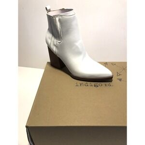 Womens Indigo Rd. Onita White Ankle Bootie Pointed Toe zip up Holiday Size 6.5